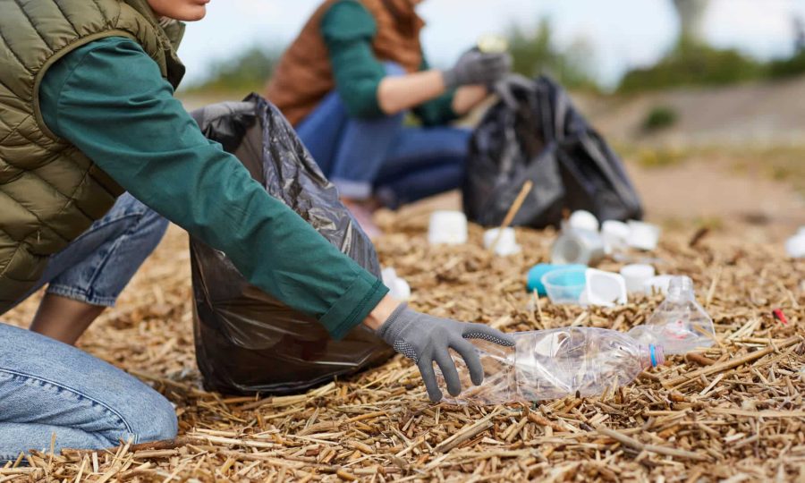 volunteers-cleaning-the-ground-2021-08-28-11-56-55-utc-1.jpg